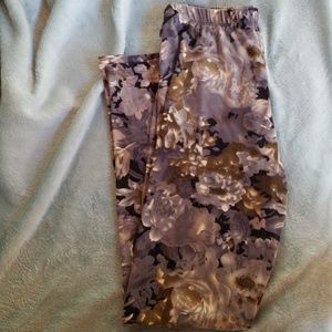 Kyra Flower Pattern Leggings